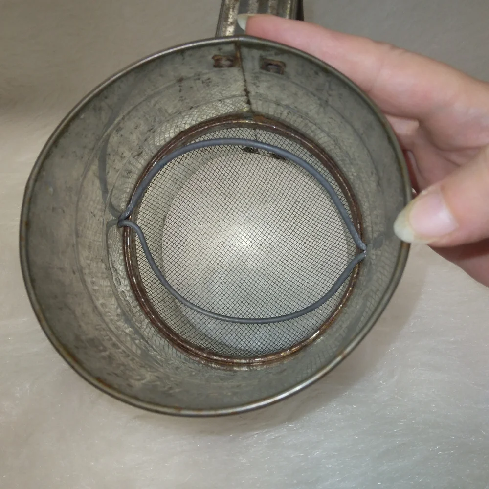Vintage Bromwell's Crank Sifter, wear and patina